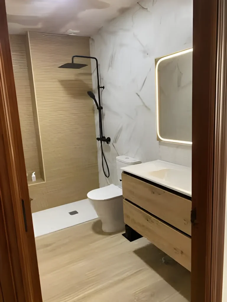 Reforma completa de baño realizada en Granada