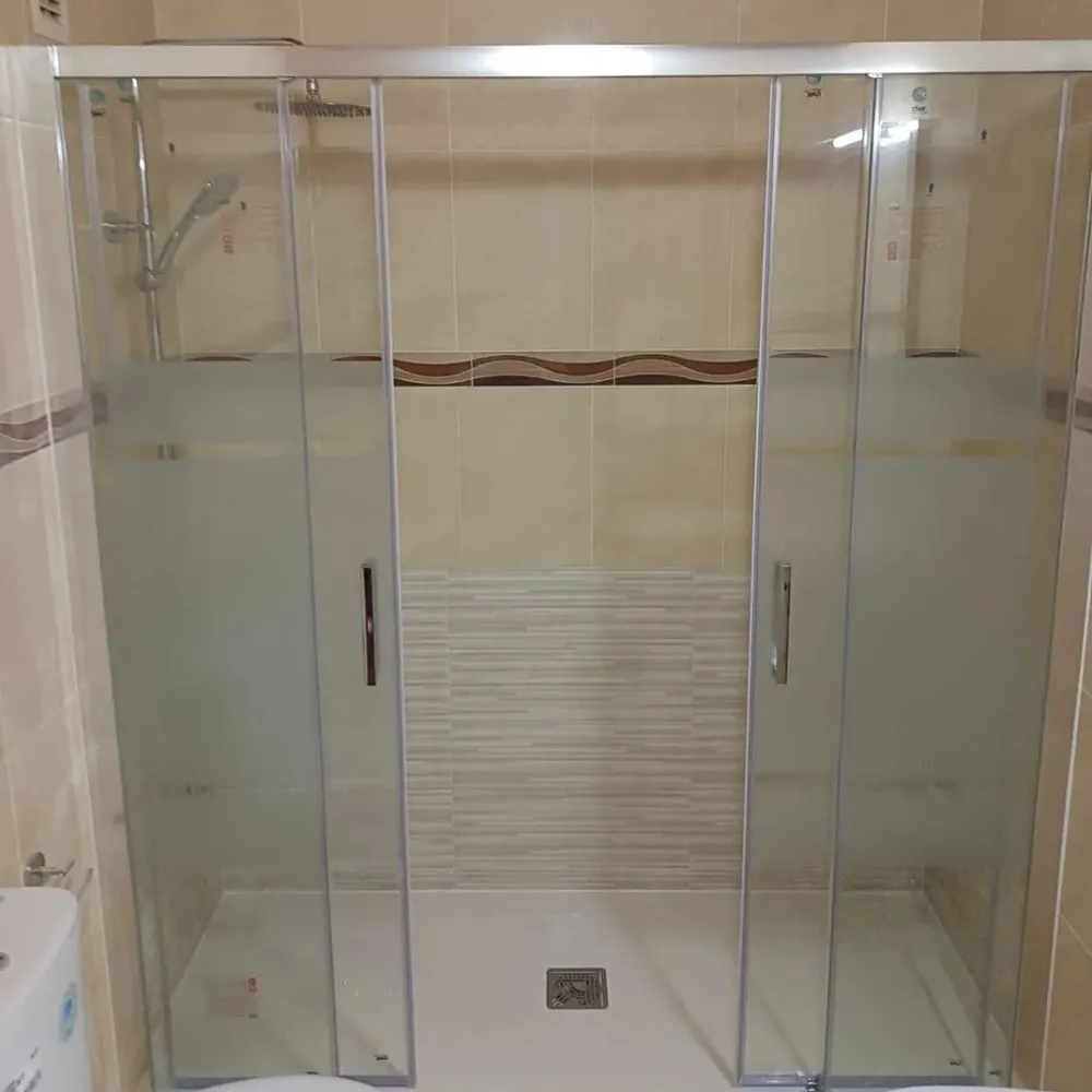 Bañera cambiada por pie de ducha en Granada
