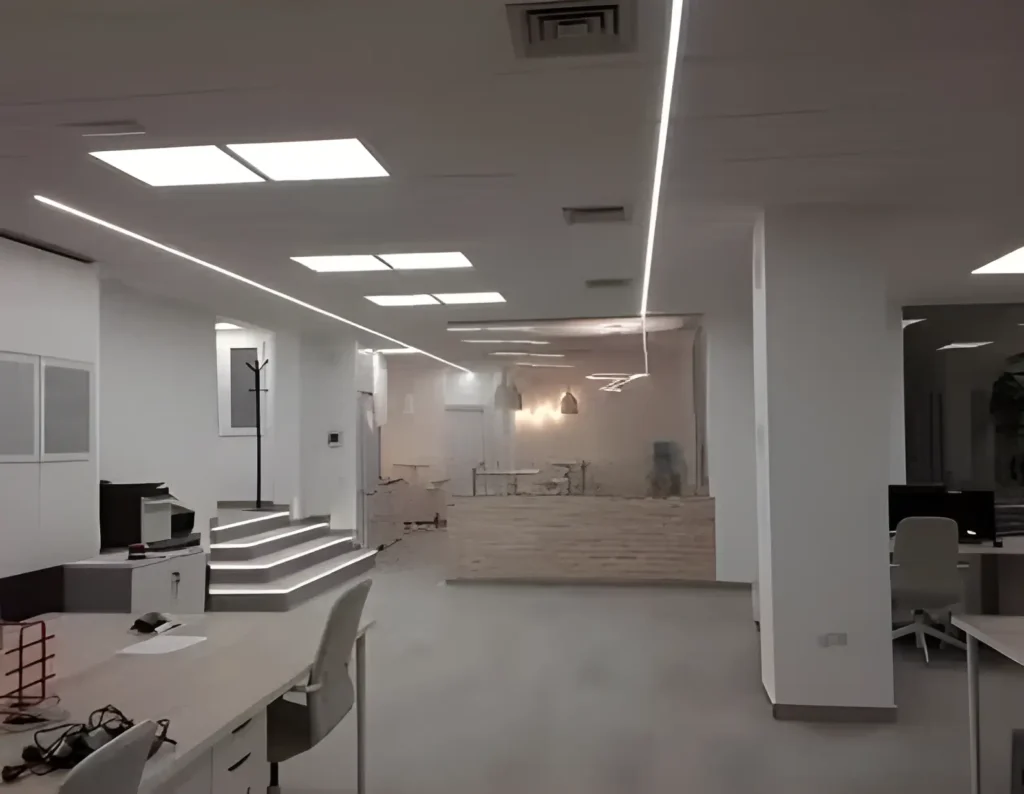 Local comercial reformado por empresa de Reformas Granada